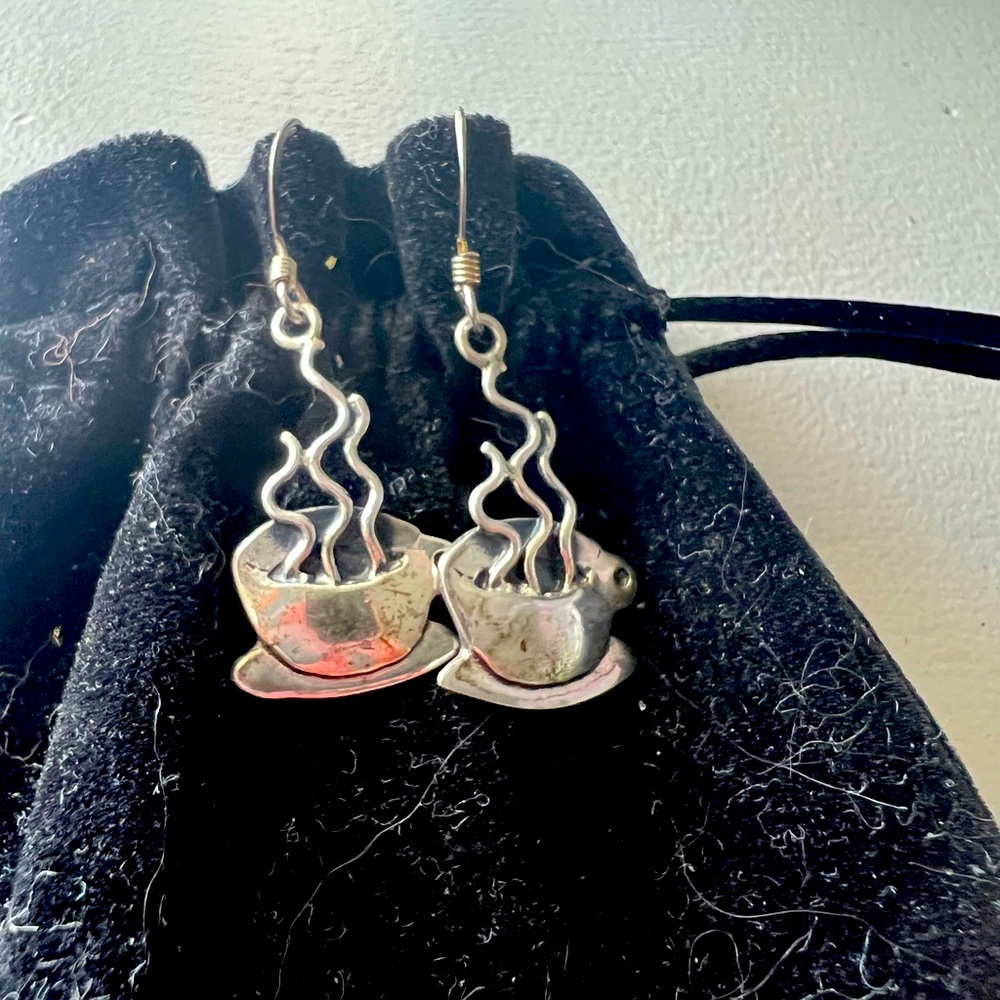 Adorable “I love you a latte ☕️ !” Sterling Silver .925 earrings!